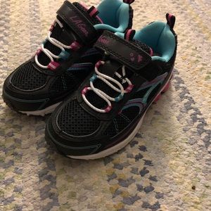 Brand new A Gear tennis shoes